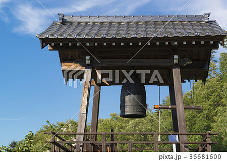 嶺岳寺の鐘突き堂の写真素材 [36681600] - PIXTA