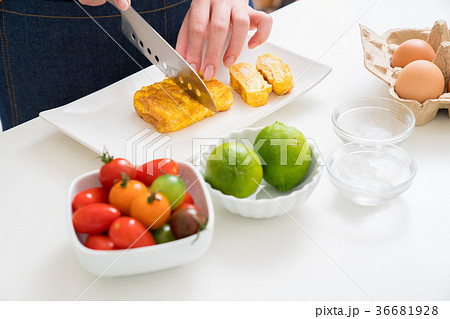お弁当作り 36681928