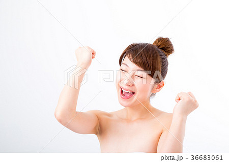 肌の張り ビューティーイメージ 若い女性 美肌 素肌 スキンケア 白バック 美容イメージ写真素材 肌の張り ビューティーイメージ 若い女性 美肌 素肌 スキンケア 白バック 美容イメージ写真素材 36683061