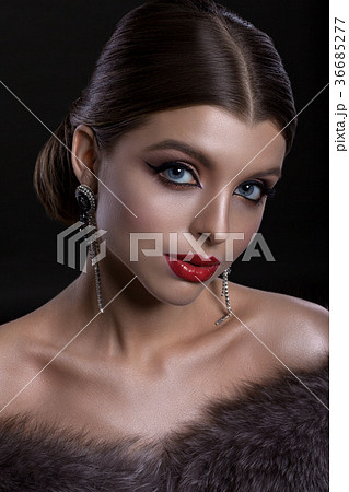 Portrait of a beautiful girl 36685277