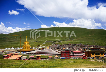 Yarchen Gar Monastery in Sichuan, China Yarchen Gar Monastery in Sichuan, China 36686027