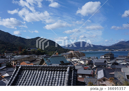 厳島神社の大鳥居 36695357