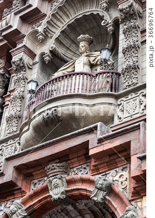 sculpture on the balcony 36696764