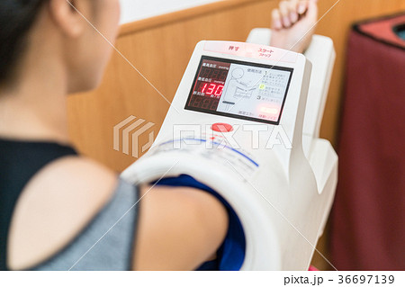 血圧測定 36697139