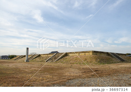 平城京跡第二次大極殿基壇 36697314