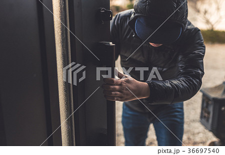 不審者 不審者 36697540