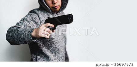 男 男 36697573