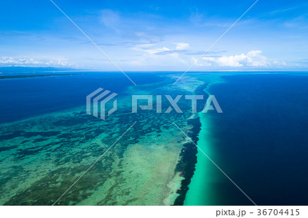 天国に一番近い島の空撮風景の写真素材