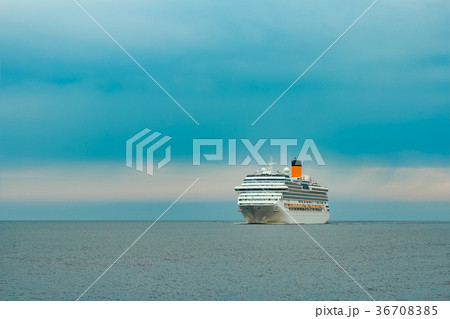 Large royal cruise liner Large royal cruise liner 36708385