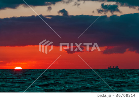 Romantic sunset over the sea 36708514