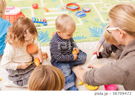 Games in kindergarten Games in kindergarten 36709472