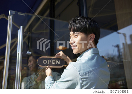 男 男性 男の子 36710891