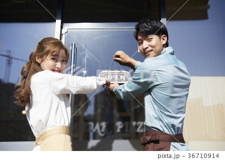 ドア サイン ウェイター 36710914