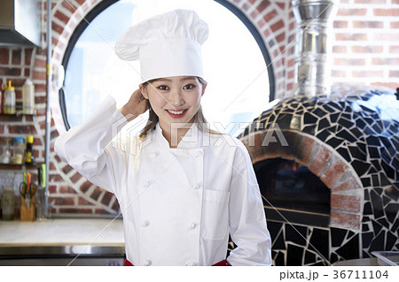 笑顔 微笑 微笑み 36711104