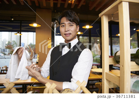 男 男性 男の子 36711381