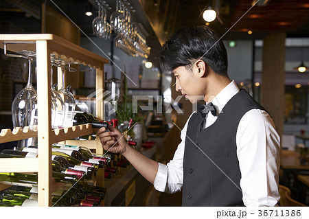 男 男性 男の子 36711386