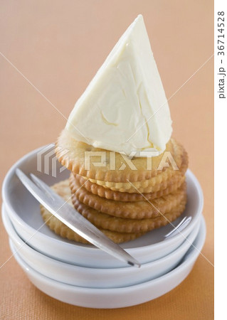 36714528