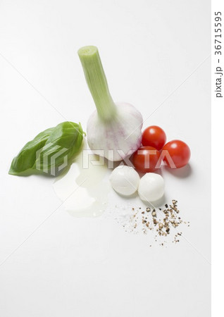 36715595