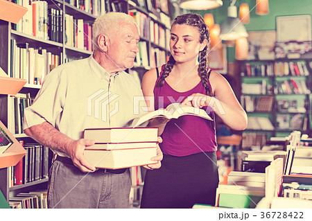 shoppers are reading literature 36728422