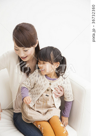 お母さんと4歳の女の子 36732360