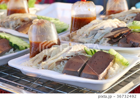 rice steamed with chicken 36732492