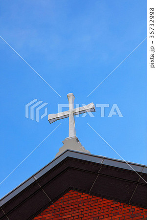 冬のトラピスチヌ修道院の十字架02 冬のトラピスチヌ修道院の十字架02 36732998