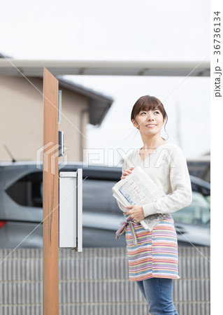 新聞 郵便桶 郵便ポスト 新聞 郵便桶 郵便ポスト 36736134