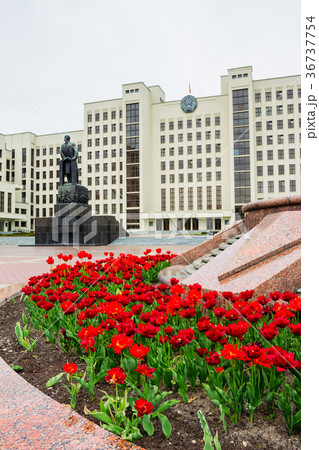 Lenin Monument at the Government House in Belarus Lenin Monument at the Government House in Belarus 36737754