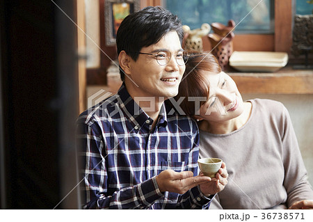 よりかかる 中年 次 36738571