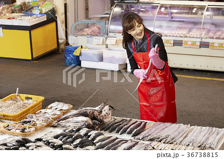 タチウオ 魚屋 市場 36738815