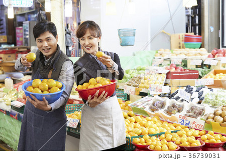 フルーツ 果物 夫婦 36739031