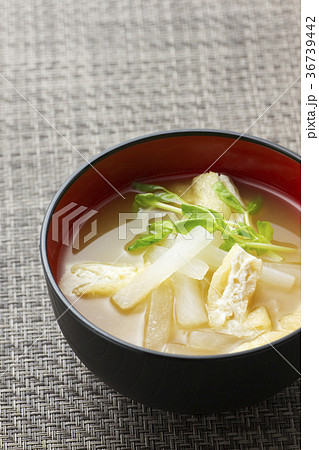 大根と油揚げの味噌汁7の写真素材