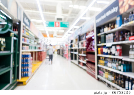 Abstract blur supermarket in derpartment store Abstract blur supermarket in derpartment store 36758239