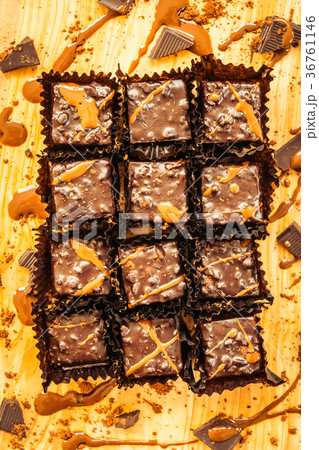 Chocolate brownies cake 36761146