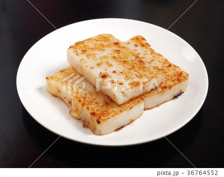 Pan-fried Turnip Cake  36764552