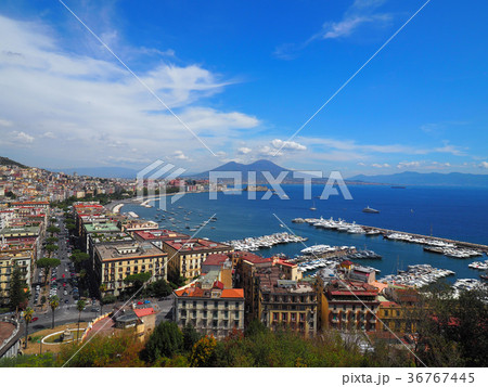 ナポリ・ポジリポの丘からの眺め / view from Posillipo Hill, Naples 36767445