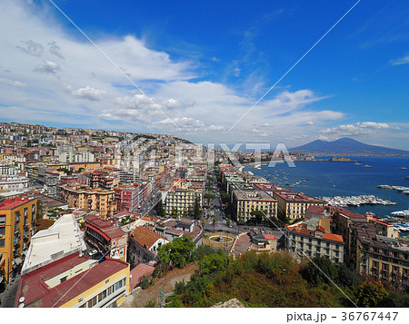 ナポリ・ポジリポの丘からの眺め / view from Posillipo Hill, Naples 36767447