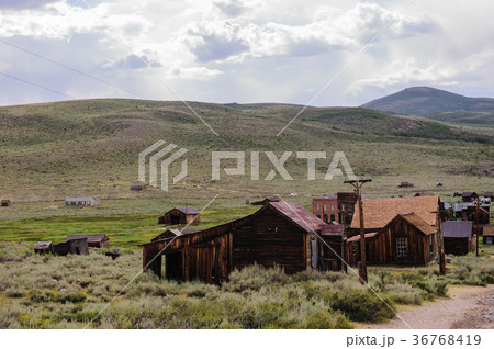 Ruined Houses in an American Ghost Town 36768419