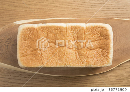 焼き立て角食パン 2斤 36771909