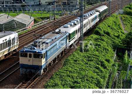 EF651132＋あすか展望車＋オロネ25廃車回送の写真素材 [36776027