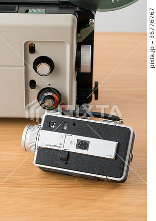 8mmフィルムカメラと映写機の写真素材