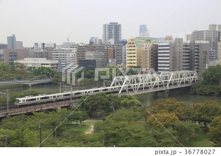 大阪環状線直通の大和路線221系 大阪環状線直通の大和路線221系 36778027