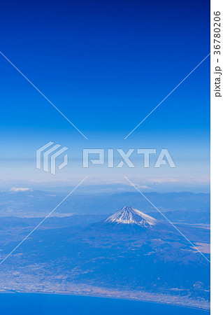 駿河湾上空より富士山を空撮 36780206