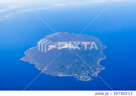伊豆大島　空撮 36780213