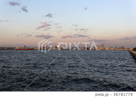 大阪湾夕景　シーサイドコスモ眺望 36781779