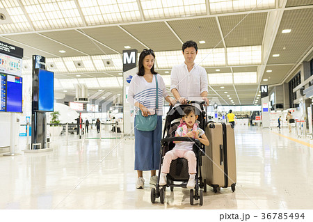 親子 旅行 空港 家族旅行 イメージ 親子 旅行 空港 家族旅行 イメージ 36785494