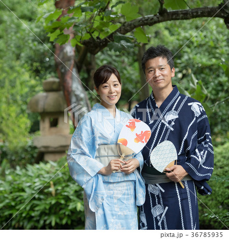 Couple mignon. #japon #japan #yukata #yukatagirl #kimono #matsuri #festival  #ゆかた #まつり #おまつり #sanctuaire #temple #神社 #couple