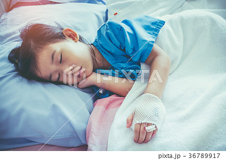 Illness asian child admitted with saline iv drip. 36789917