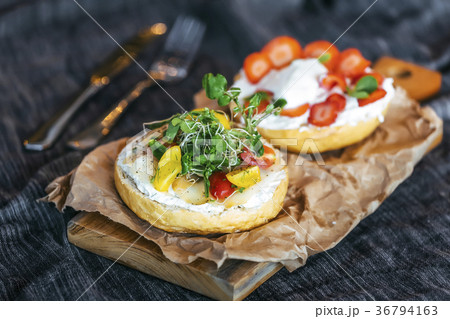 Delicious vegetarian sandwich 36794163