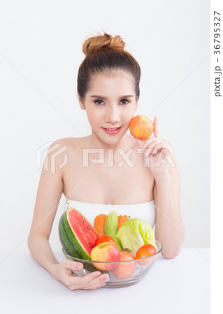Young beautiful asian woman Young beautiful asian woman 36795327